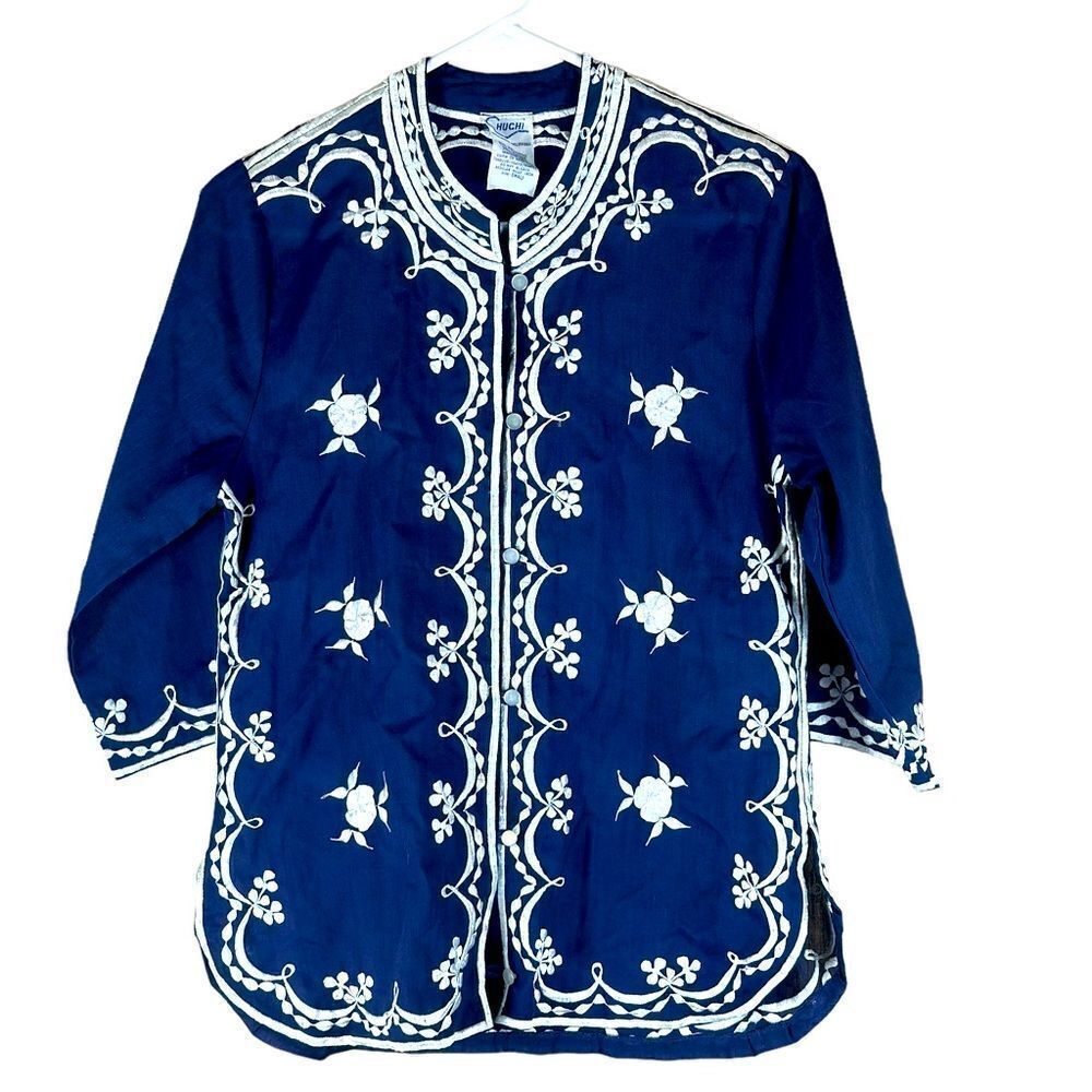 Chuchi Blue and White Embroidered Button Front Top / Cardigan Size‎ Small 📦